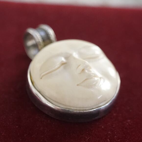 Vintage 925 Sterling Silver Carved Moon Face Cameo Pendant Charm Round Celestial - Picture 2 of 11